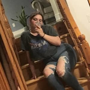 Meet your Posher, Courtney